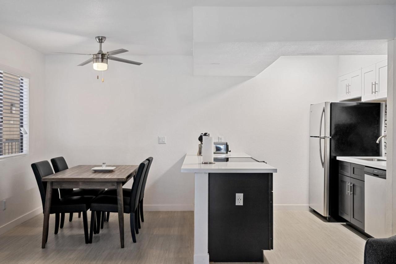 Newly Renovated 2Br Apartment W Pool By Stay Gia Φοίνιξ Εξωτερικό φωτογραφία